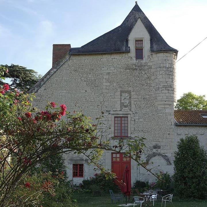 Gite Du Manoir Des Roches Saires Buitenkant foto