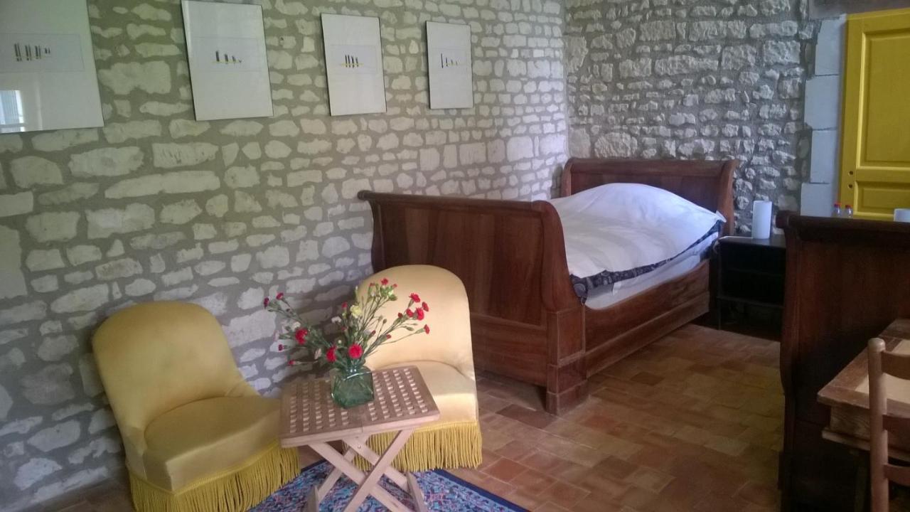 Gite Du Manoir Des Roches Saires Buitenkant foto
